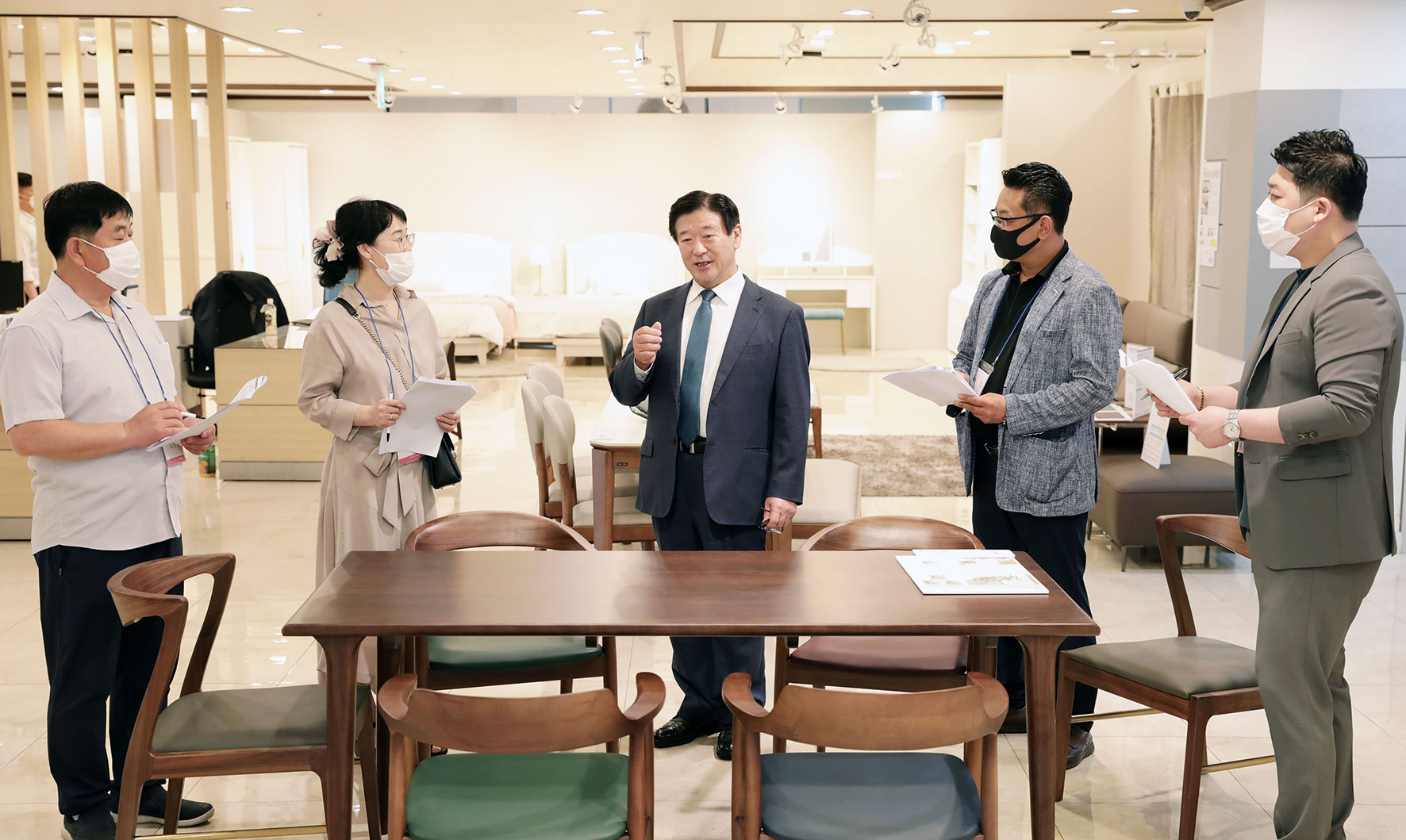 에몬스가구 품평회사진