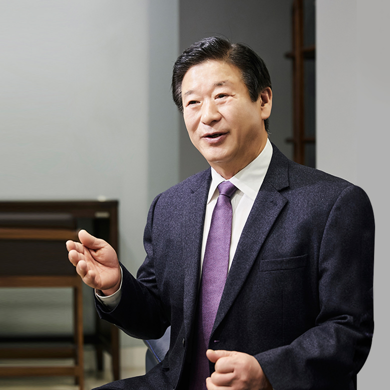 주식회사 에몬스가구 대표이사 · 회장 김경수